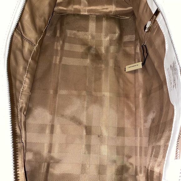Beautiful white leather Burberry bag in very good condition. - Picture 6 of 6